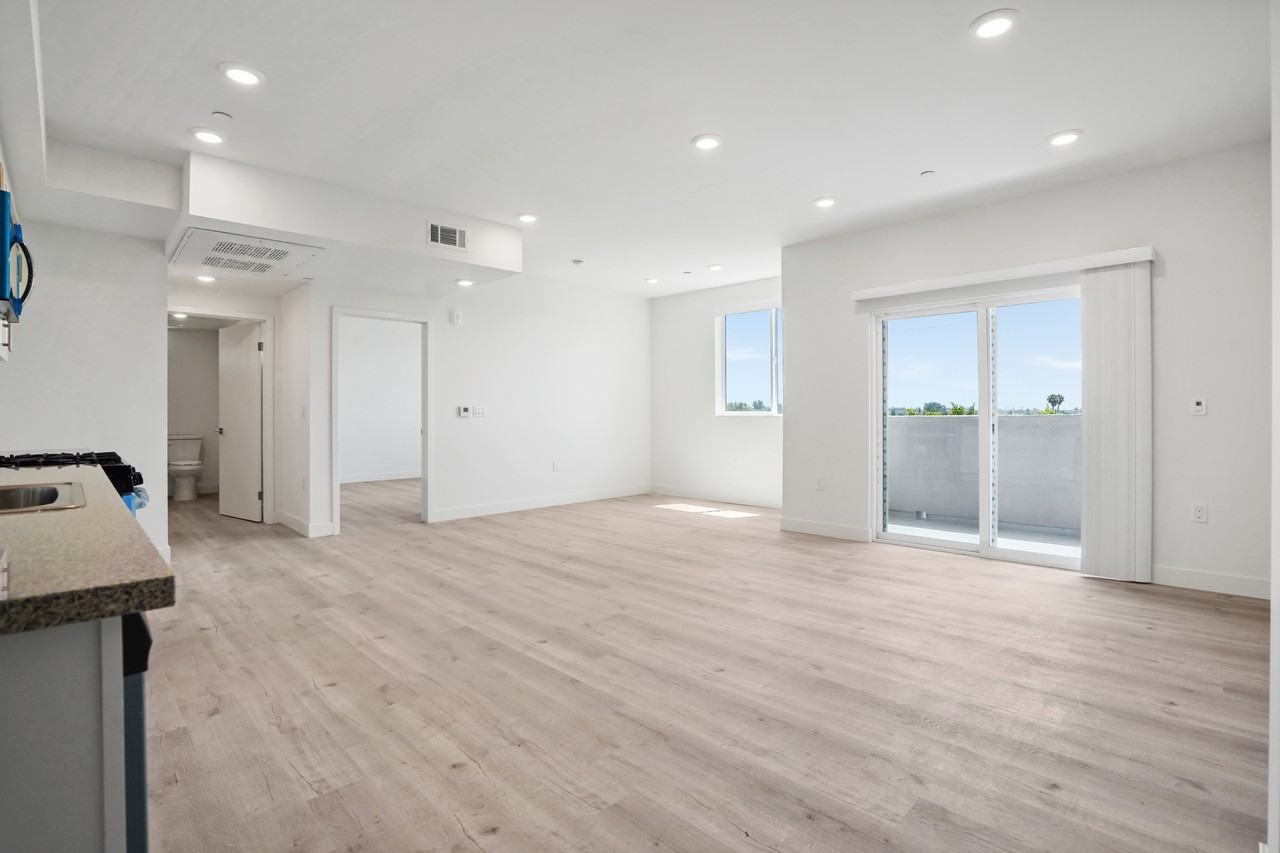 8802 Van Nuys Boulevard - Photo 4 of 16