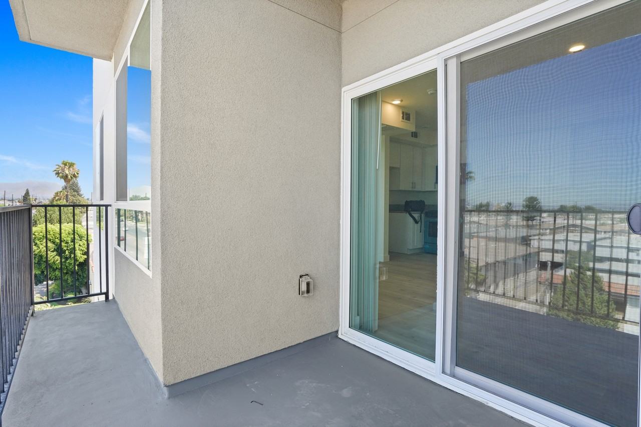 8802 Van Nuys Boulevard - Photo 5 of 16