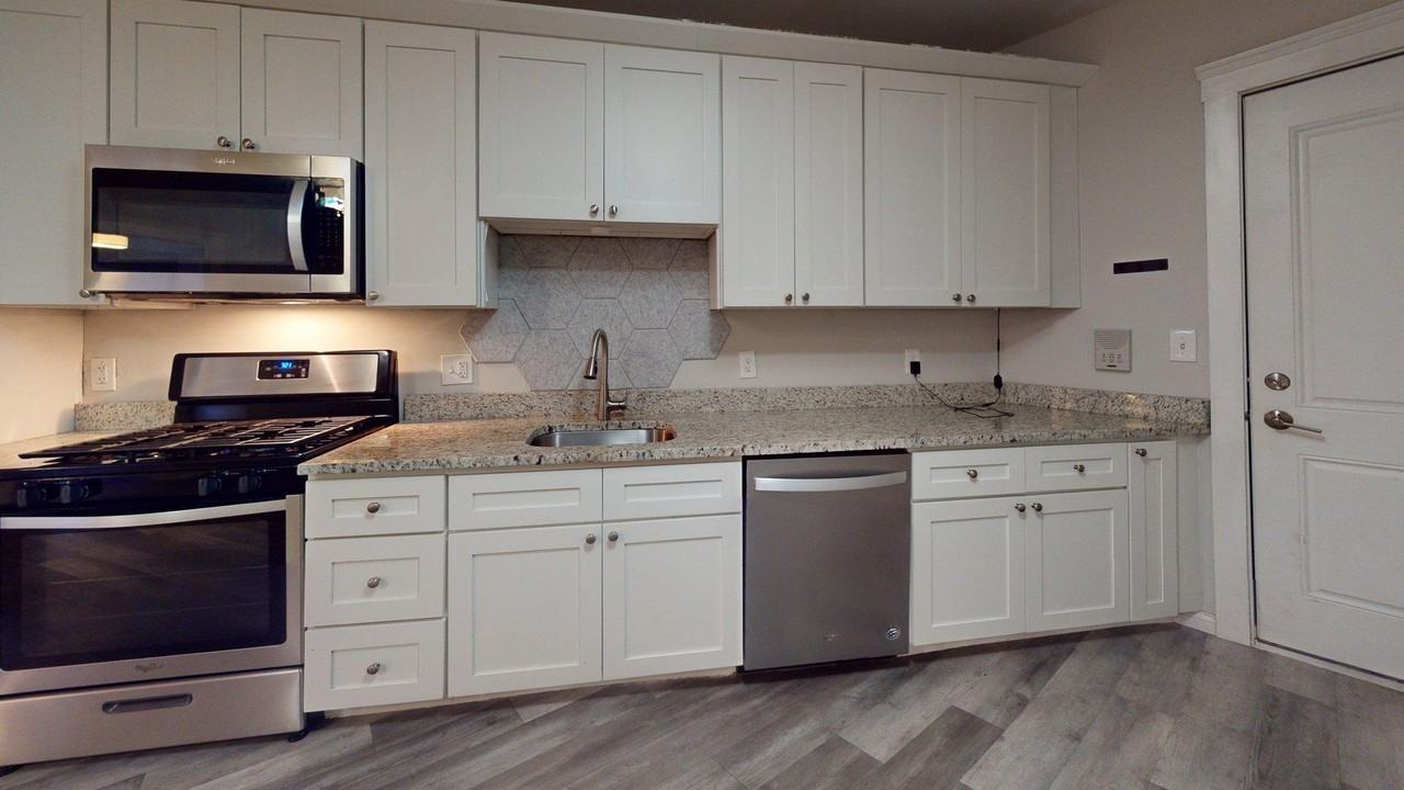 108-110 Meridian Street - Photo 4 of 9