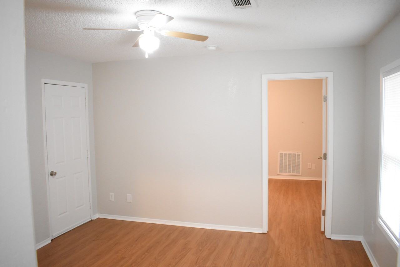 2433 Woden Road - Photo 5 of 18