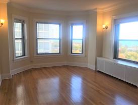 W Fullerton Ave & N Clark St - Photo 1 of 1