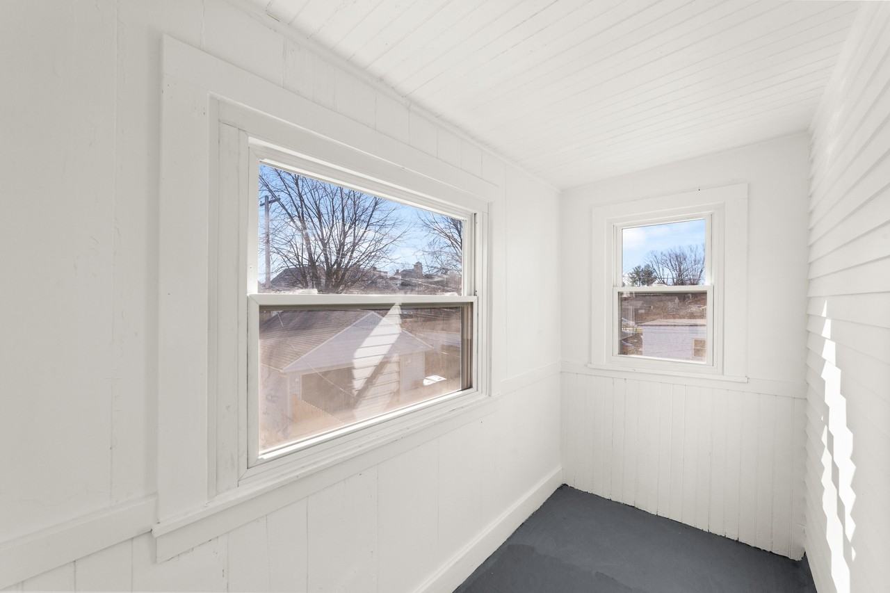 1595 Cohassett Avenue - Photo 5 of 24