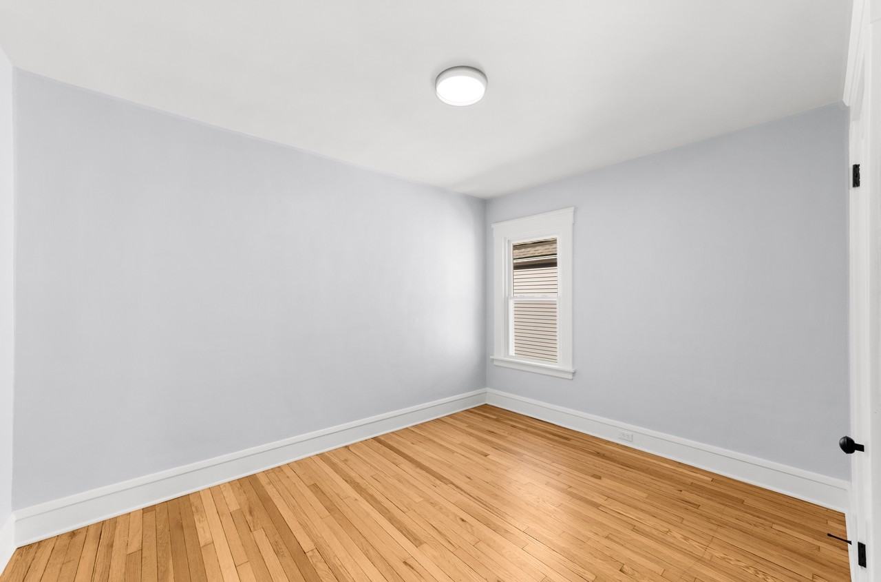 1595 Cohassett Avenue - Photo 6 of 24