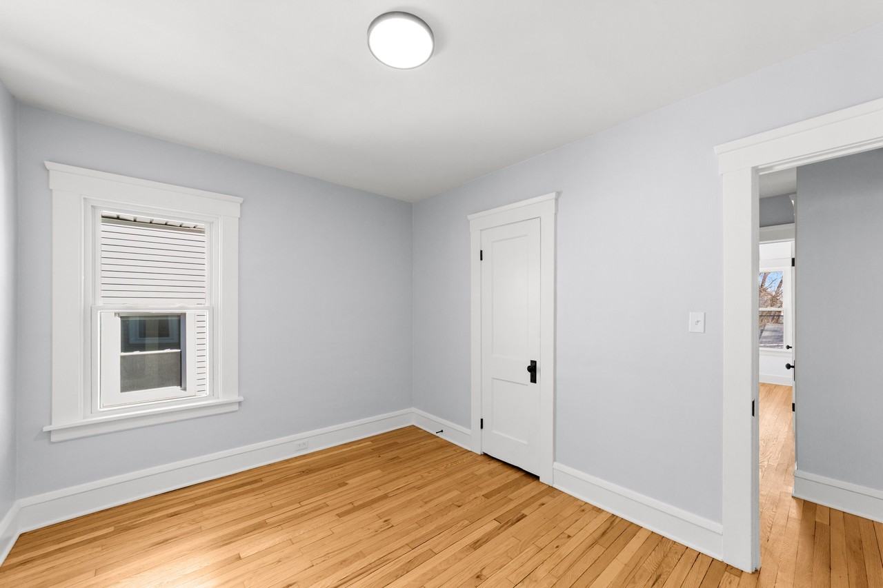 1595 Cohassett Avenue - Photo 7 of 24