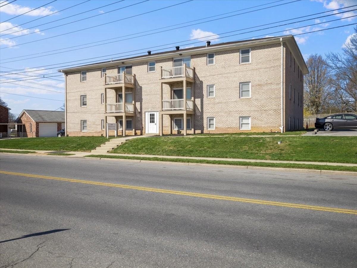 1309 North East Street - Photo 2 of 11