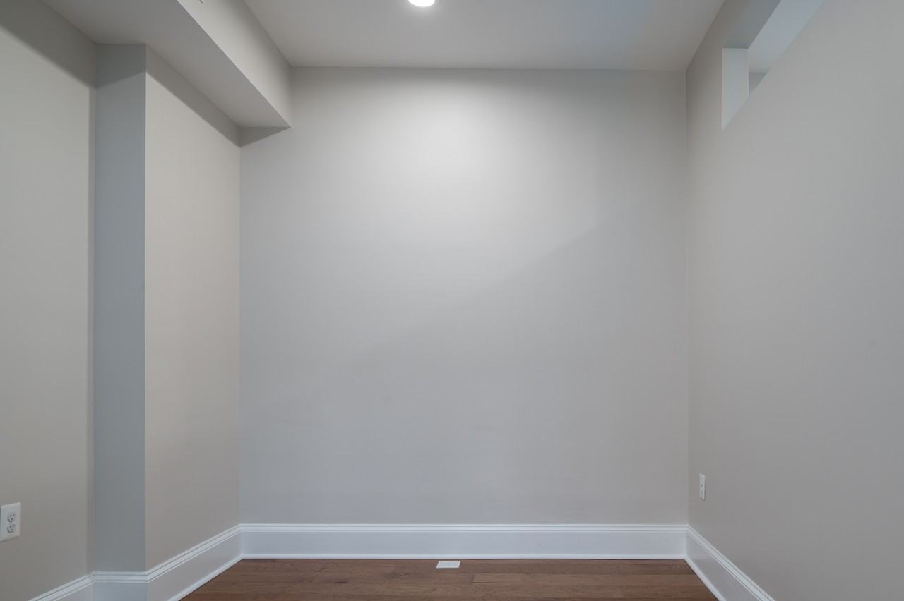 1 East Montgomery Street - Photo 5 of 36