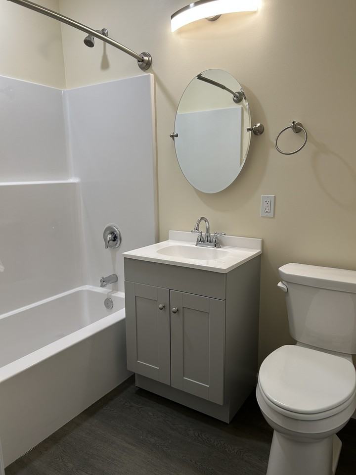 5058 New York 31 - Photo 7 of 9