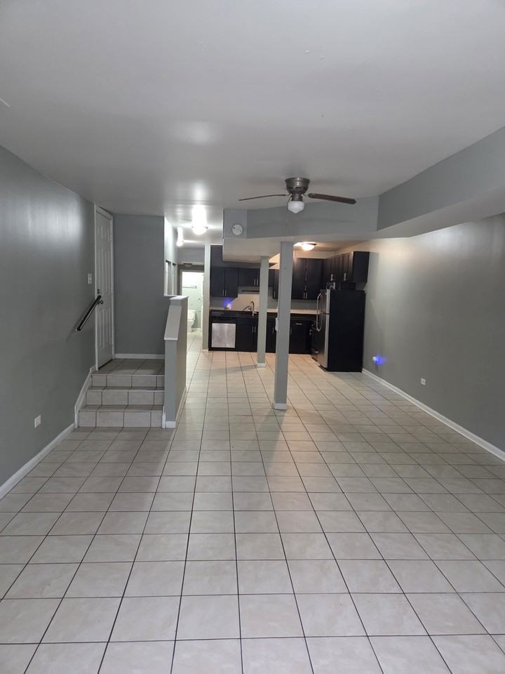 6142 South King Drive - Photo 2 of 15