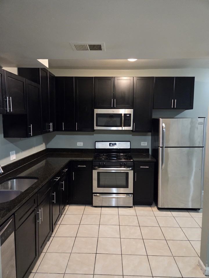 6142 South King Drive - Photo 5 of 15