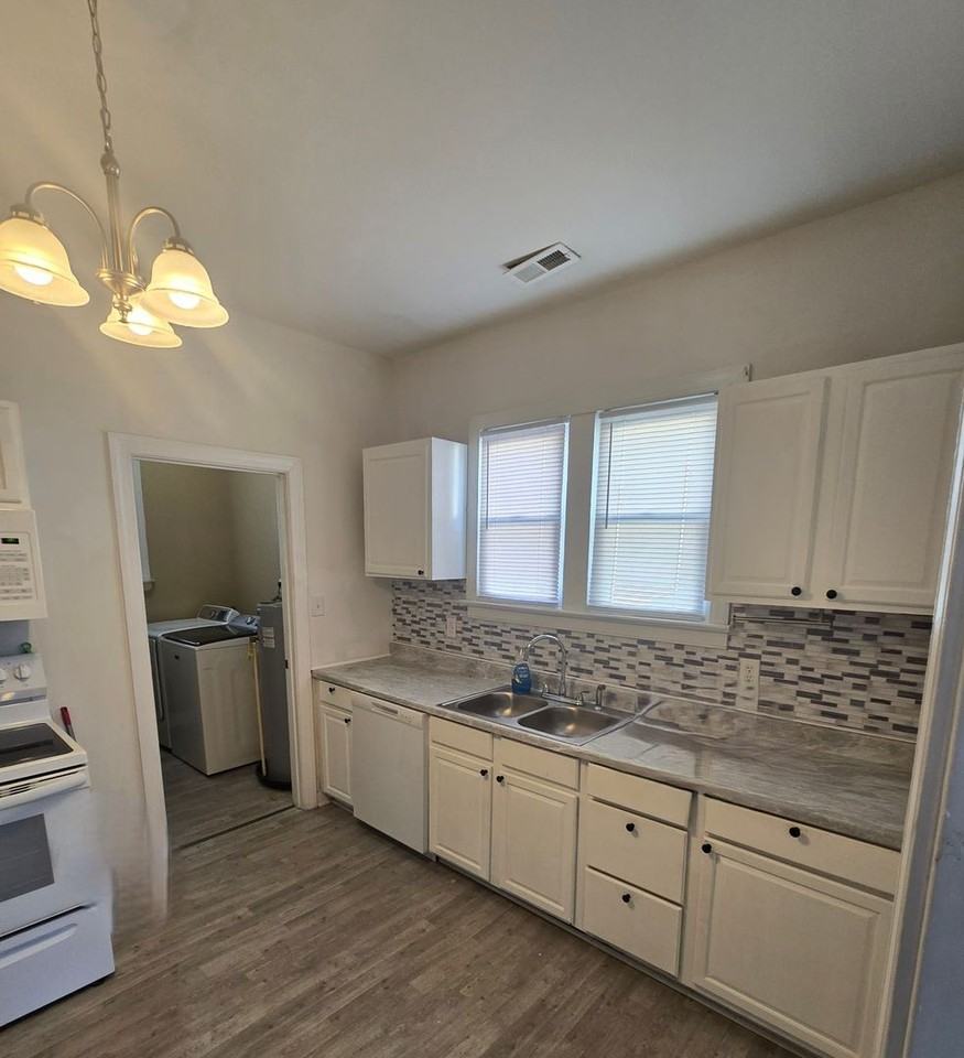 404 N 4th Ave - Photo 4 of 8