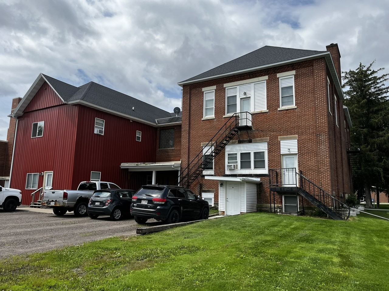 504 Division Street - Photo 2 of 5