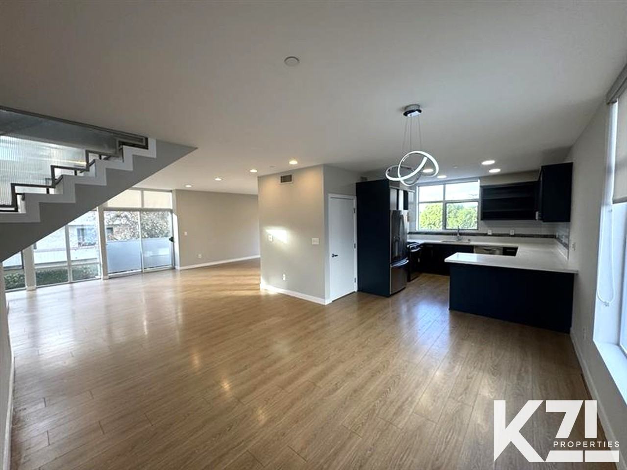 14224 Riverside Drive - Photo 2 of 28