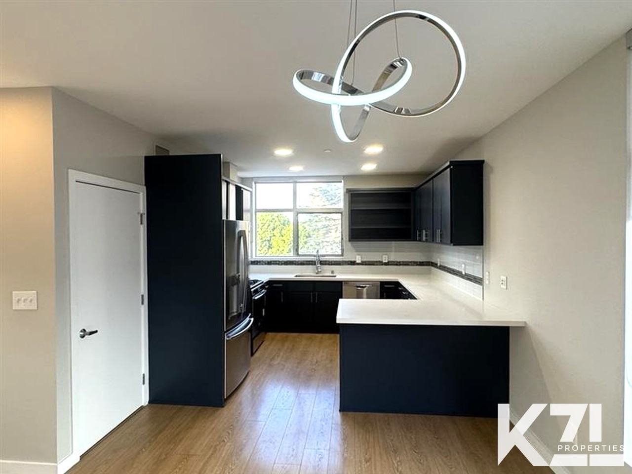 14224 Riverside Drive - Photo 3 of 28