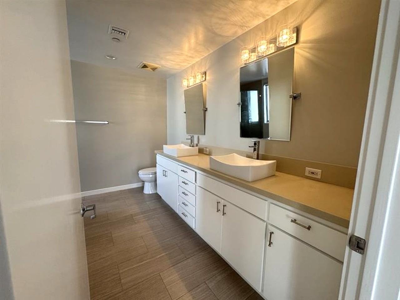 14224 Riverside Drive - Photo 6 of 28