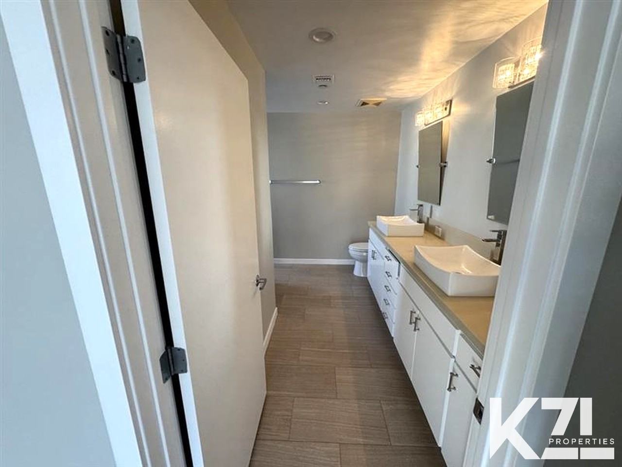 14224 Riverside Drive - Photo 7 of 28