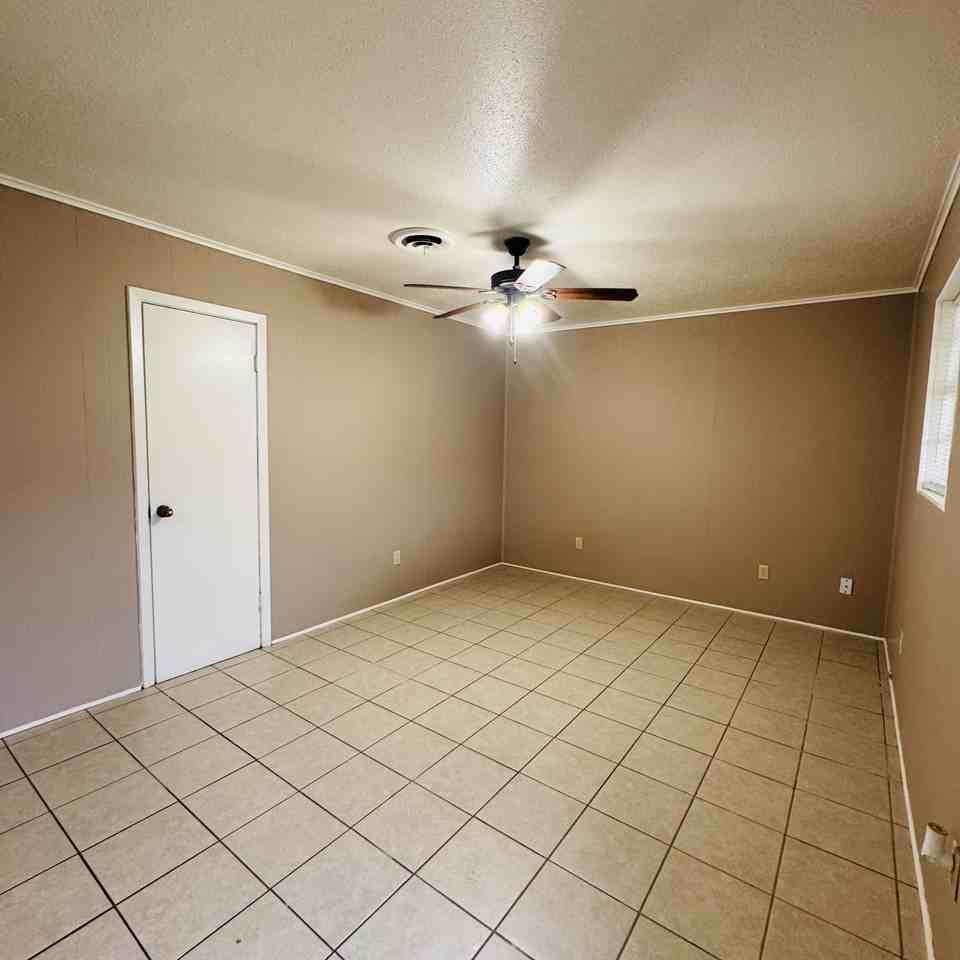 508 N 15th St - Photo 2 of 11