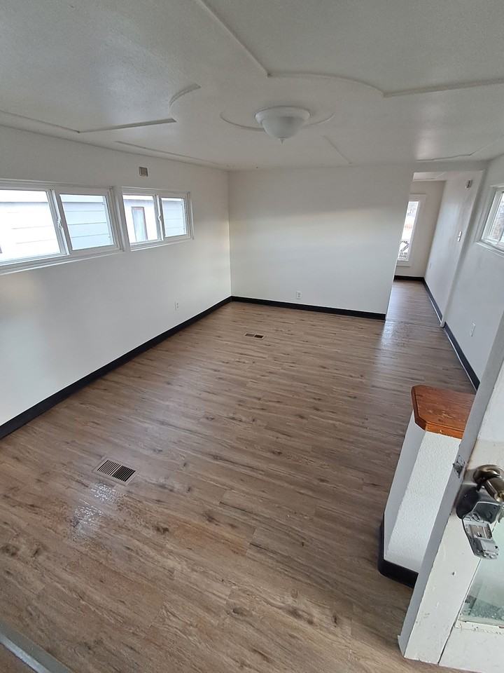 2303 South Greeley Highway - Photo 2 of 6