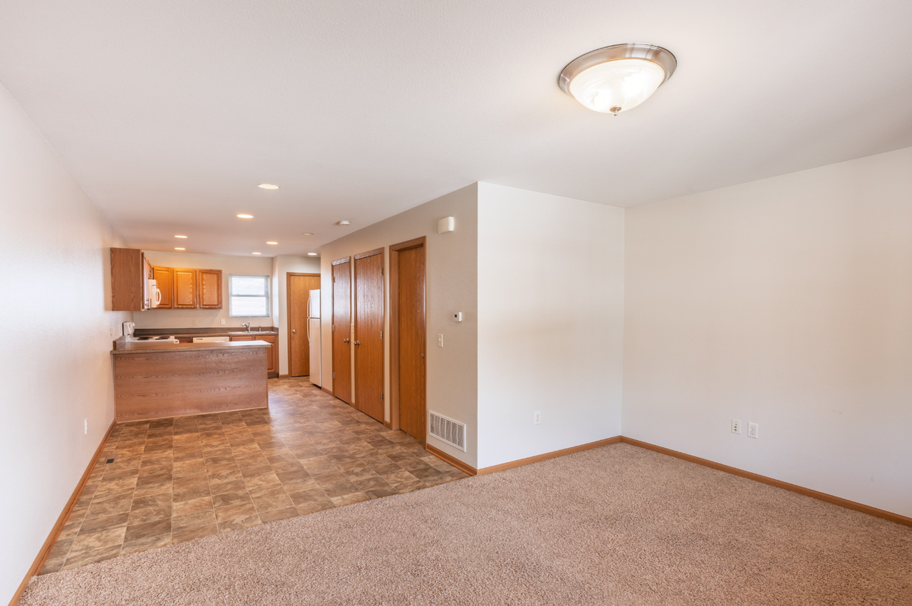 Hawkeye Townhomes - Photo 3 of 10