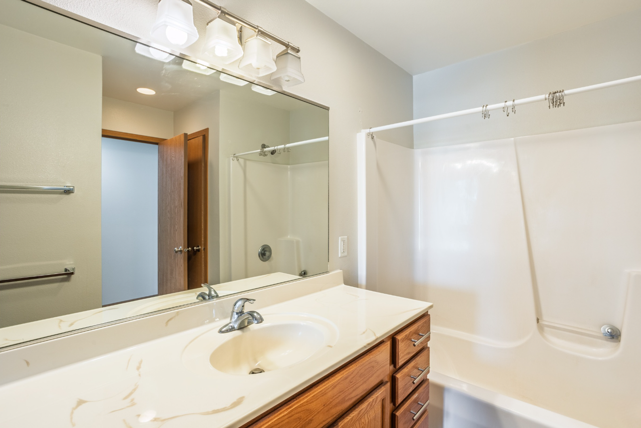 Hawkeye Townhomes - Photo 7 of 10