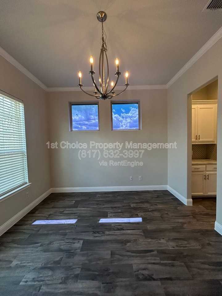 1710 Dale Ln - Photo 2 of 36