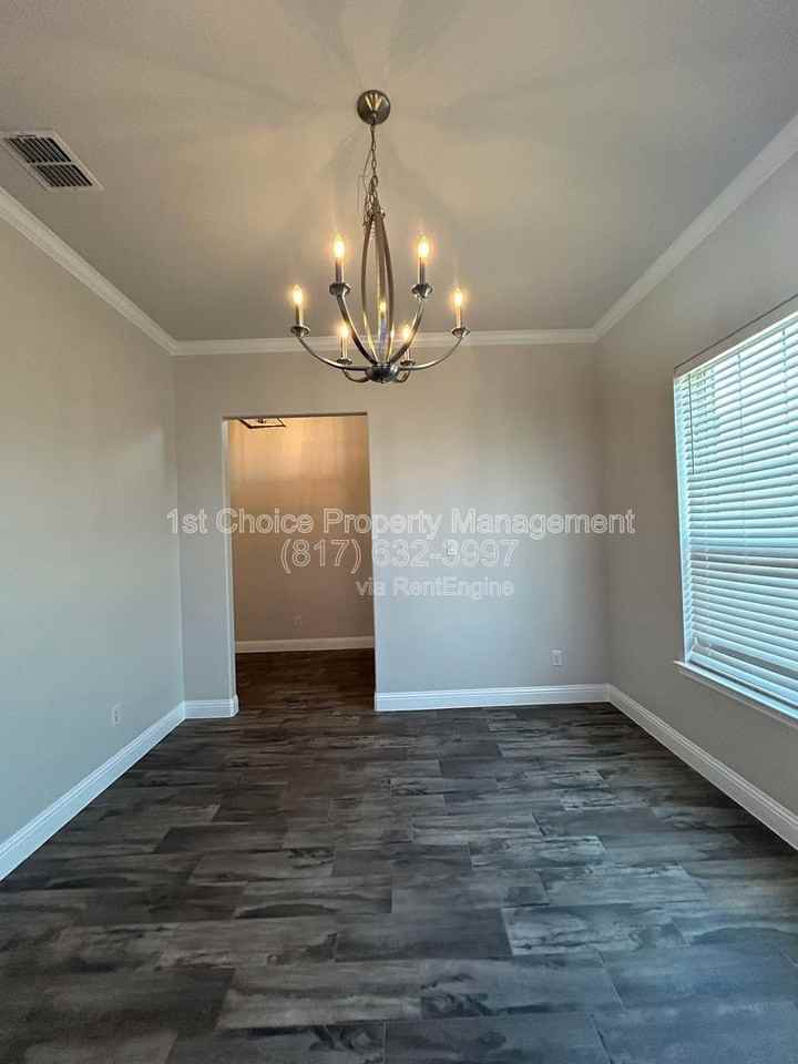1710 Dale Ln - Photo 3 of 36