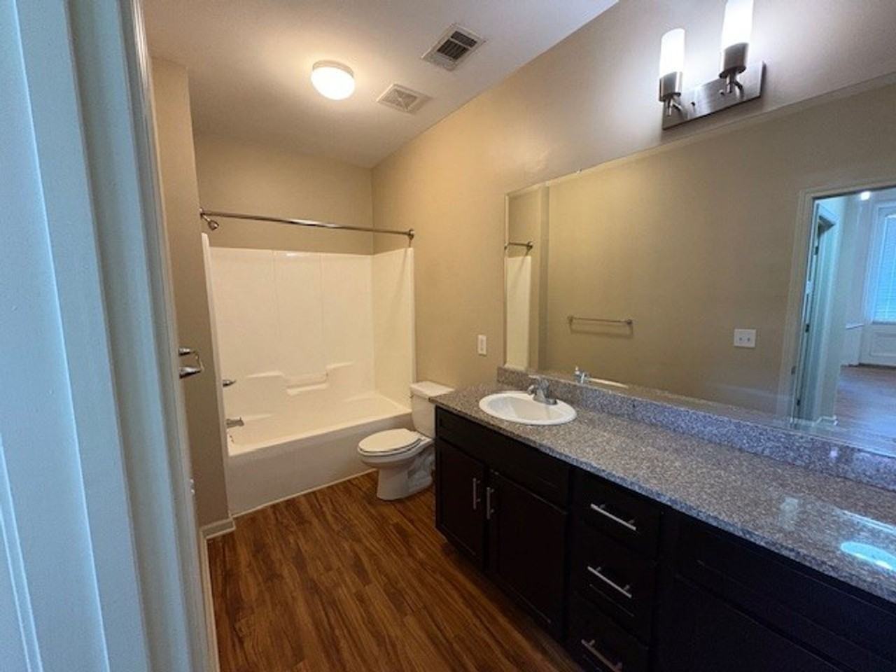 466 Poplar St #1 - Photo 6 of 9