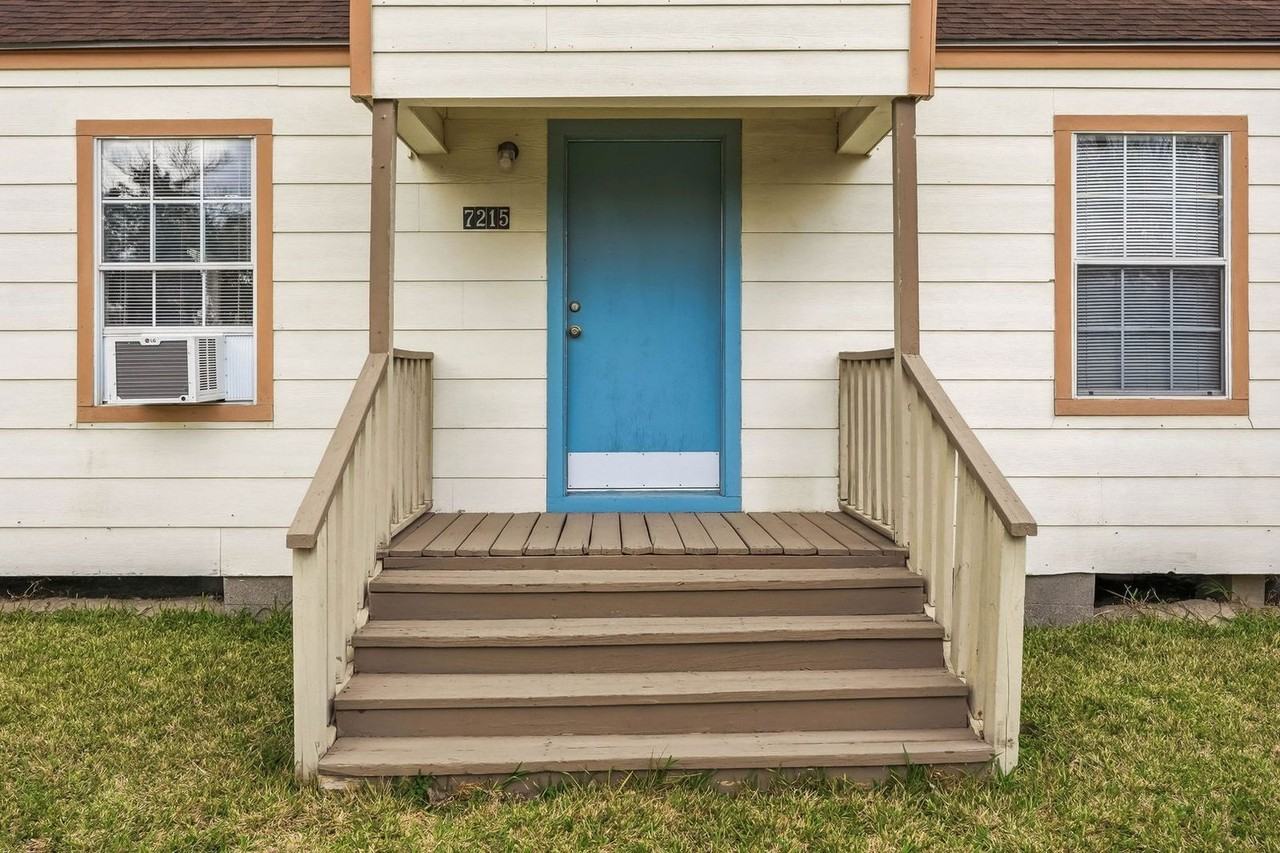 7215 Apache St - Photo 4 of 21