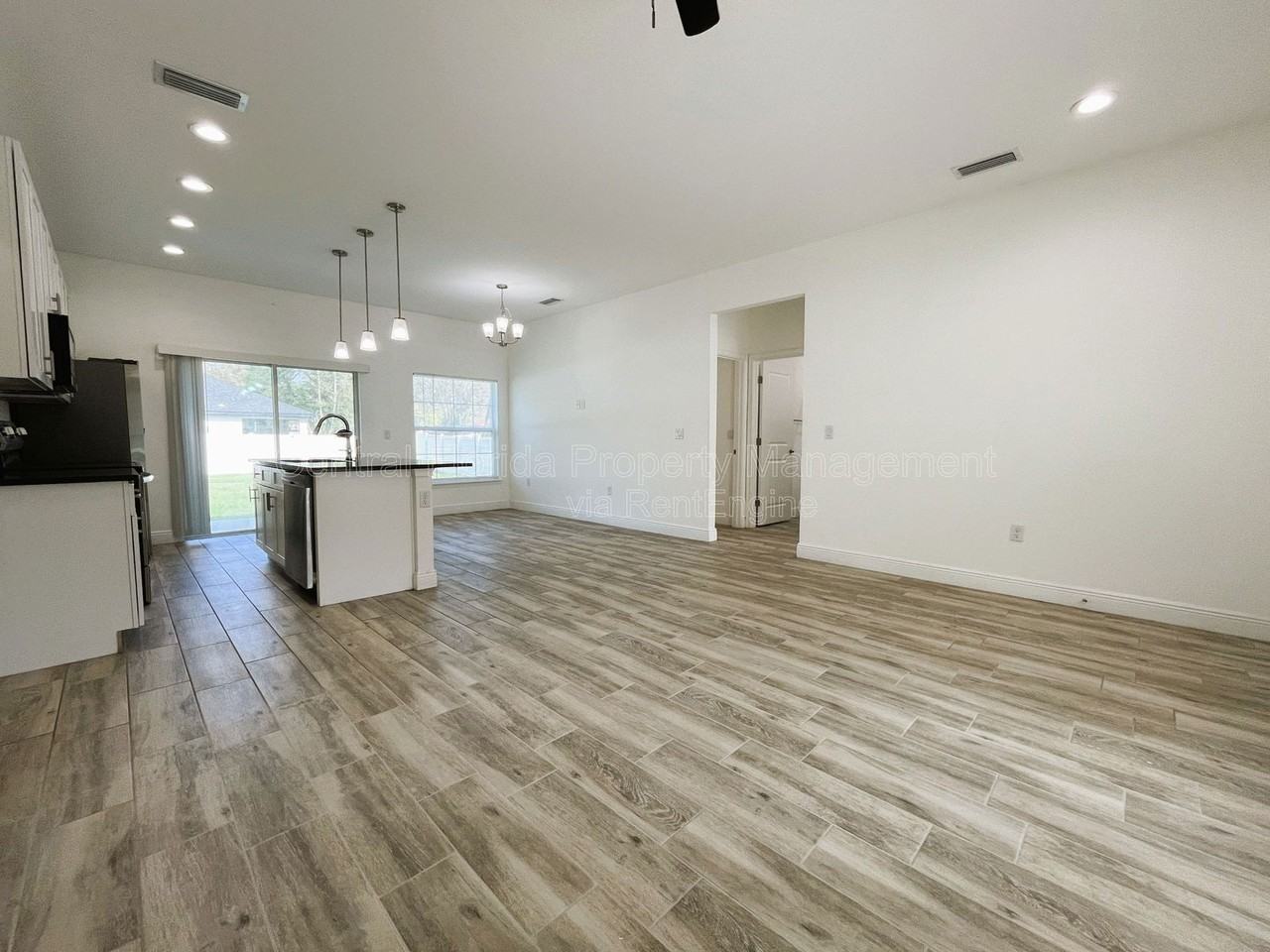 1025 37th St - Photo 4 of 27