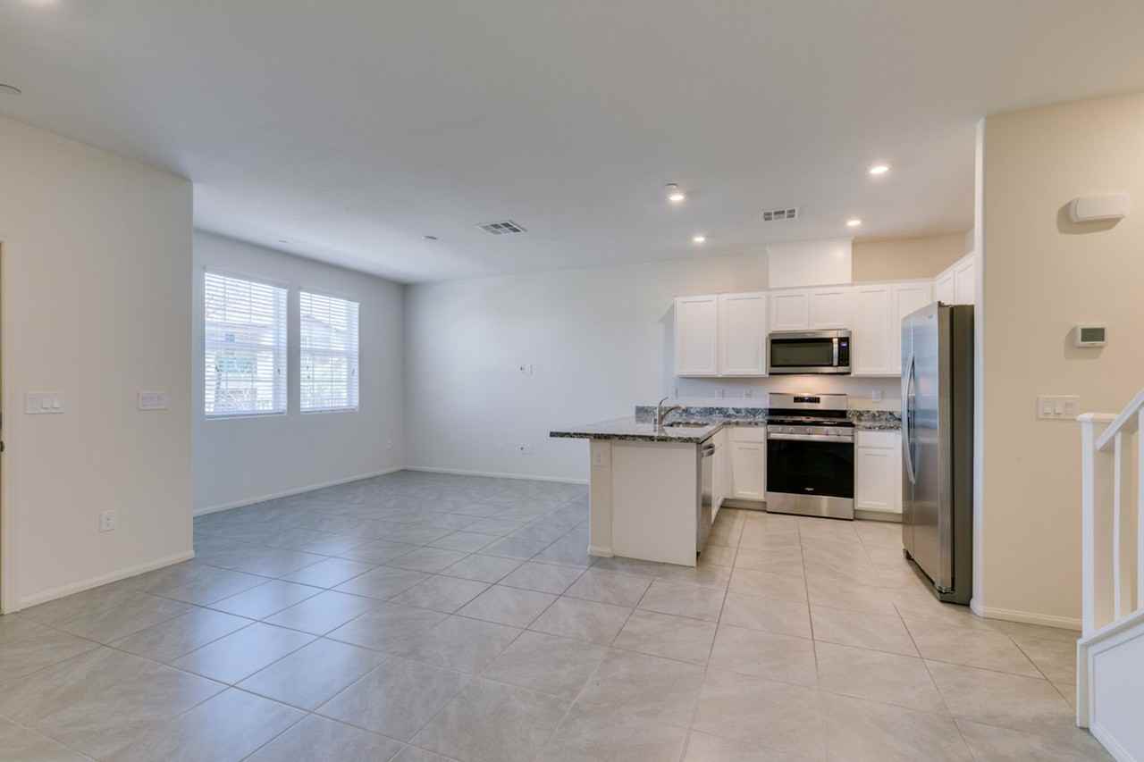 657 Bellus Pl - Photo 3 of 42