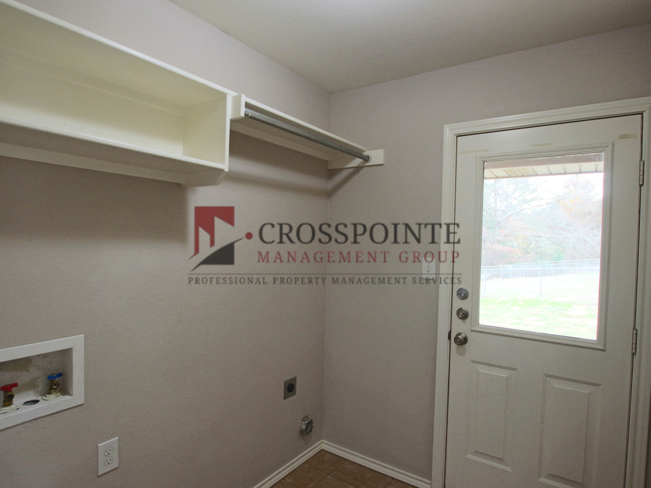 17011 Loring Ln - Photo 5 of 16