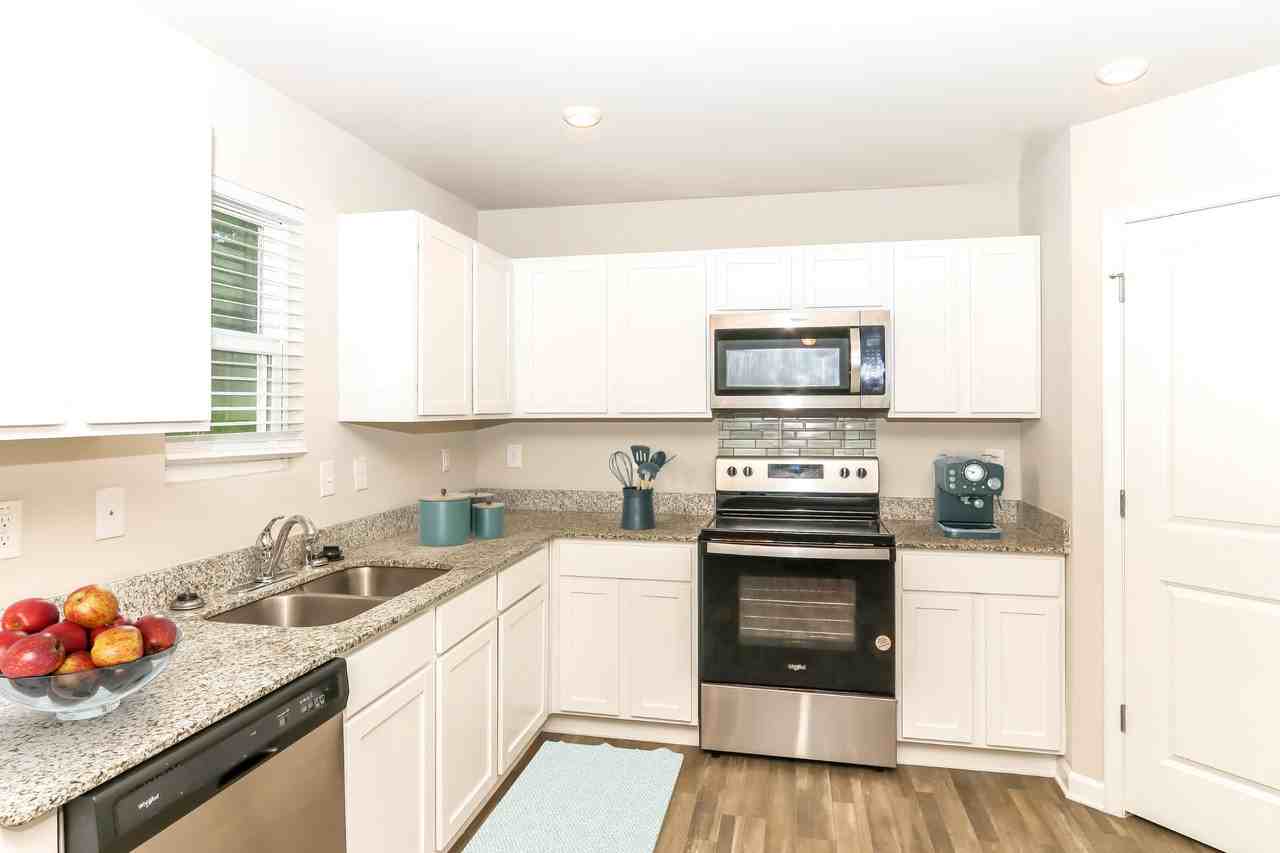 1613 1613 Pauli Dr - Photo 3 of 16