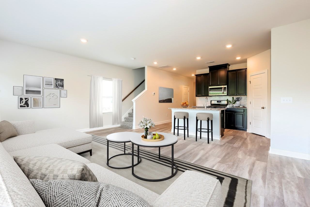 226 226 Telford Dr - Photo 3 of 16