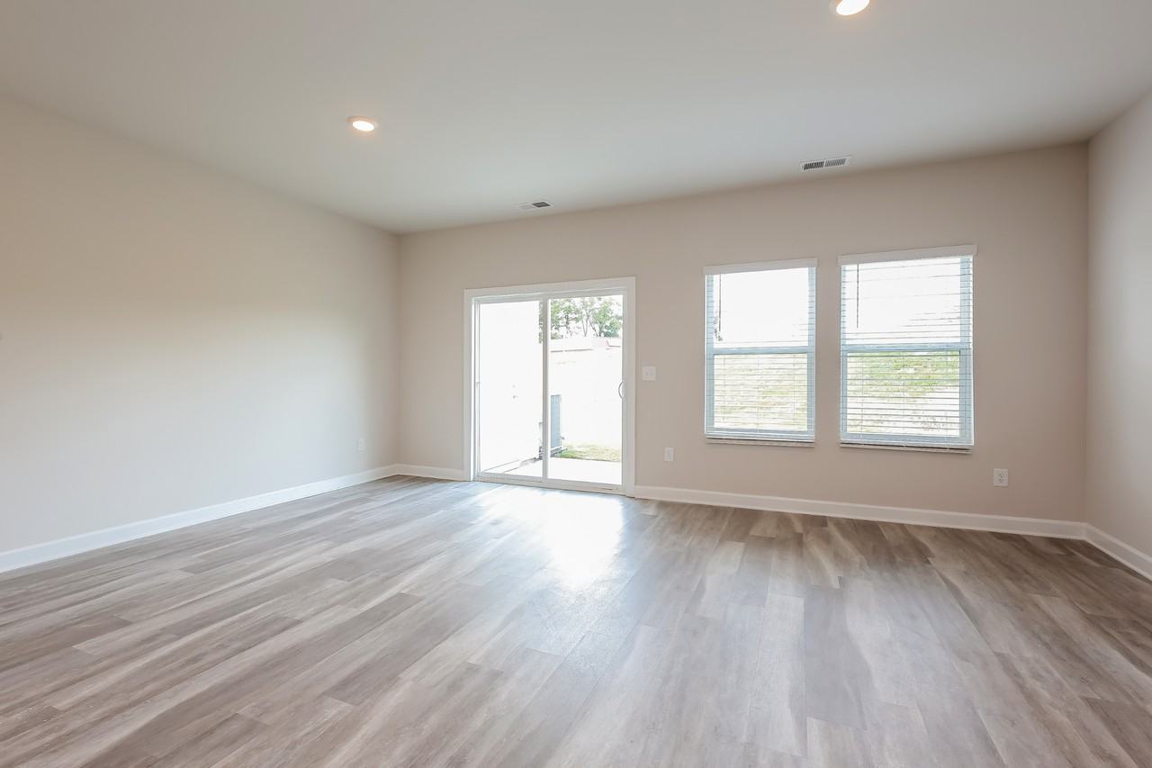 226 226 Telford Dr - Photo 6 of 16