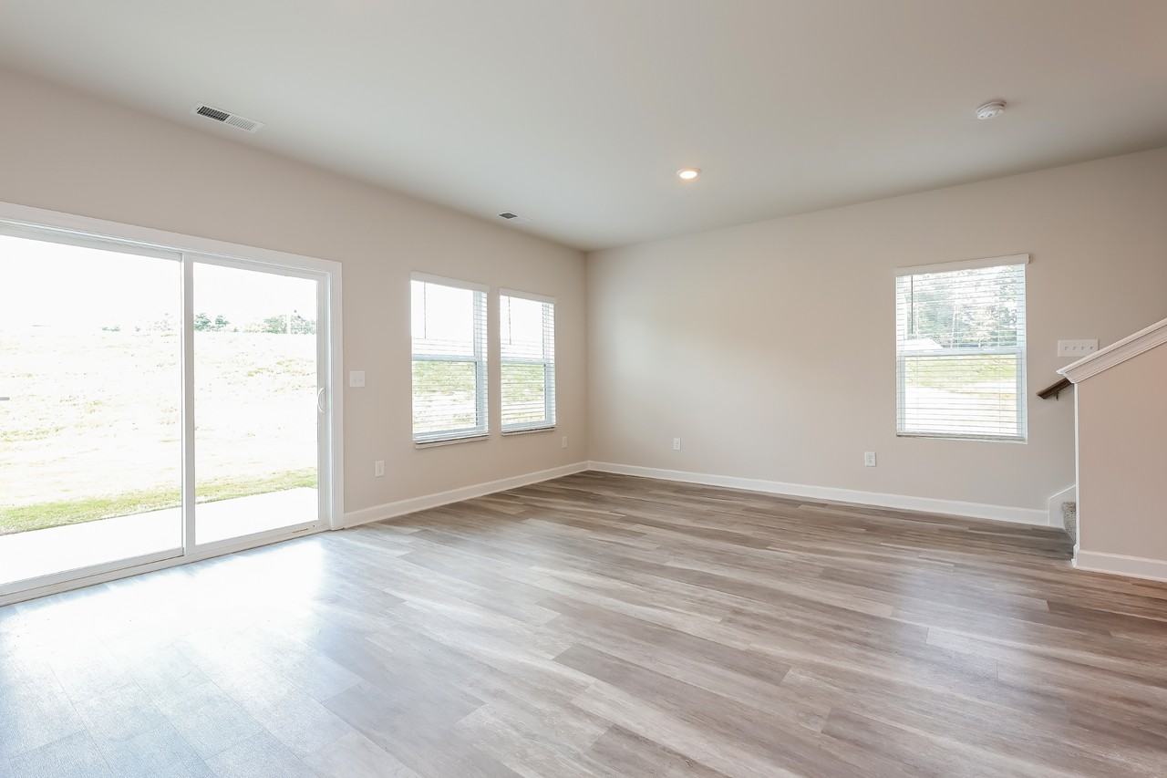 226 226 Telford Dr - Photo 7 of 16