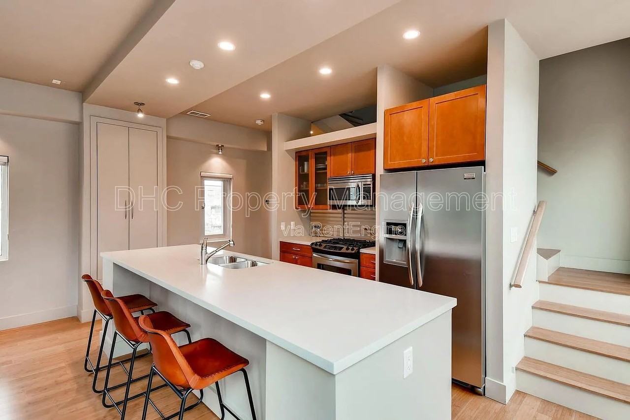 574 Marietta St Nw #B - Photo 3 of 12