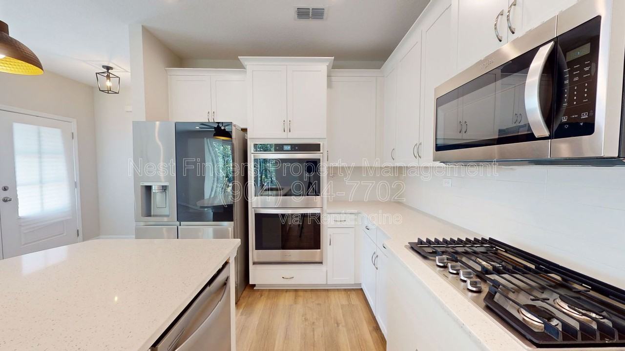 389 Charlie Way - Photo 6 of 32