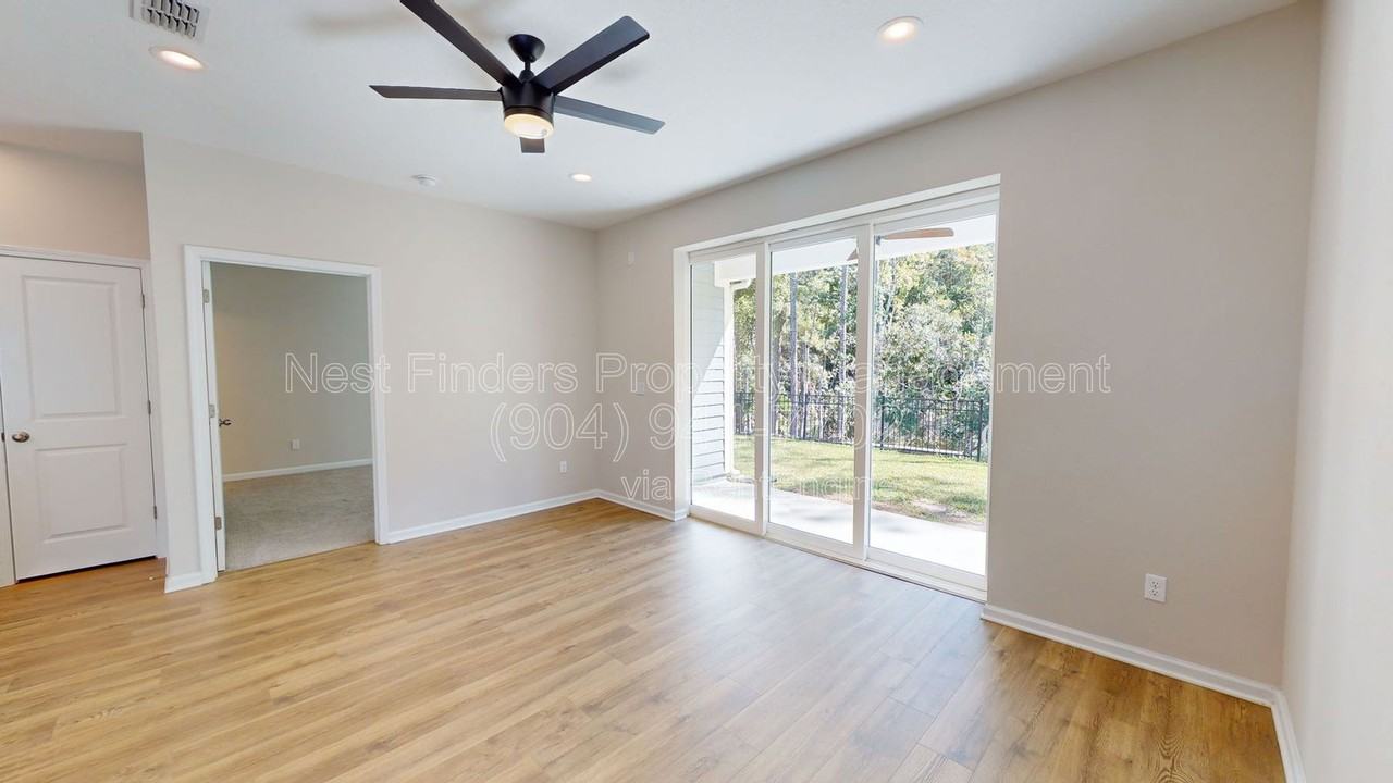 389 Charlie Way - Photo 7 of 32