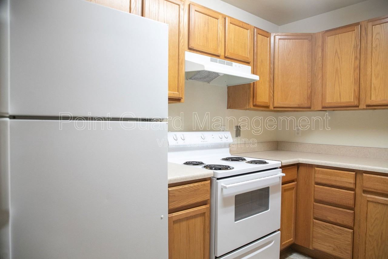 1005 Avenue K #3 - Photo 3 of 27