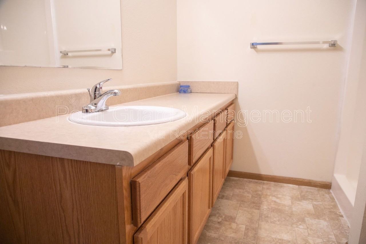 1005 Avenue K #3 - Photo 7 of 27