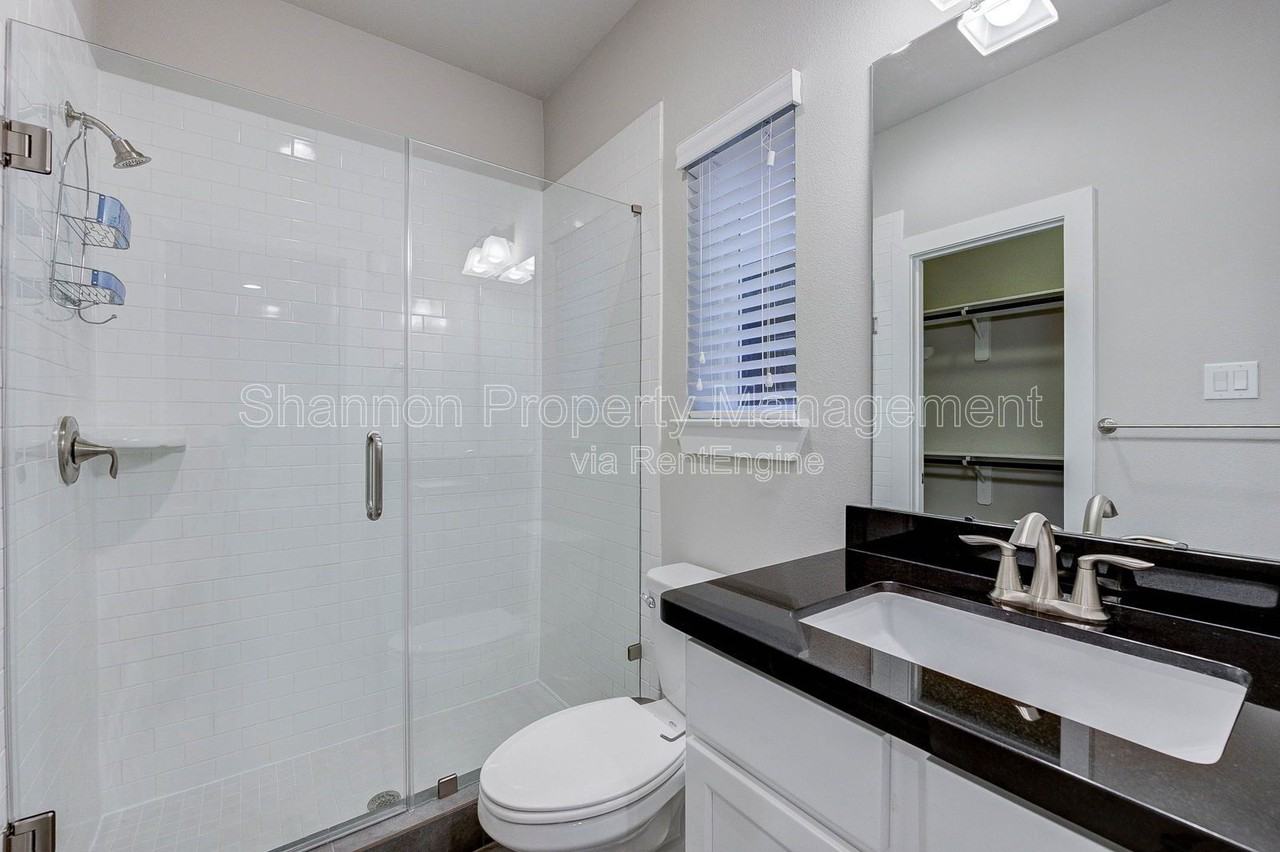 253 W 27th St - Photo 6 of 28