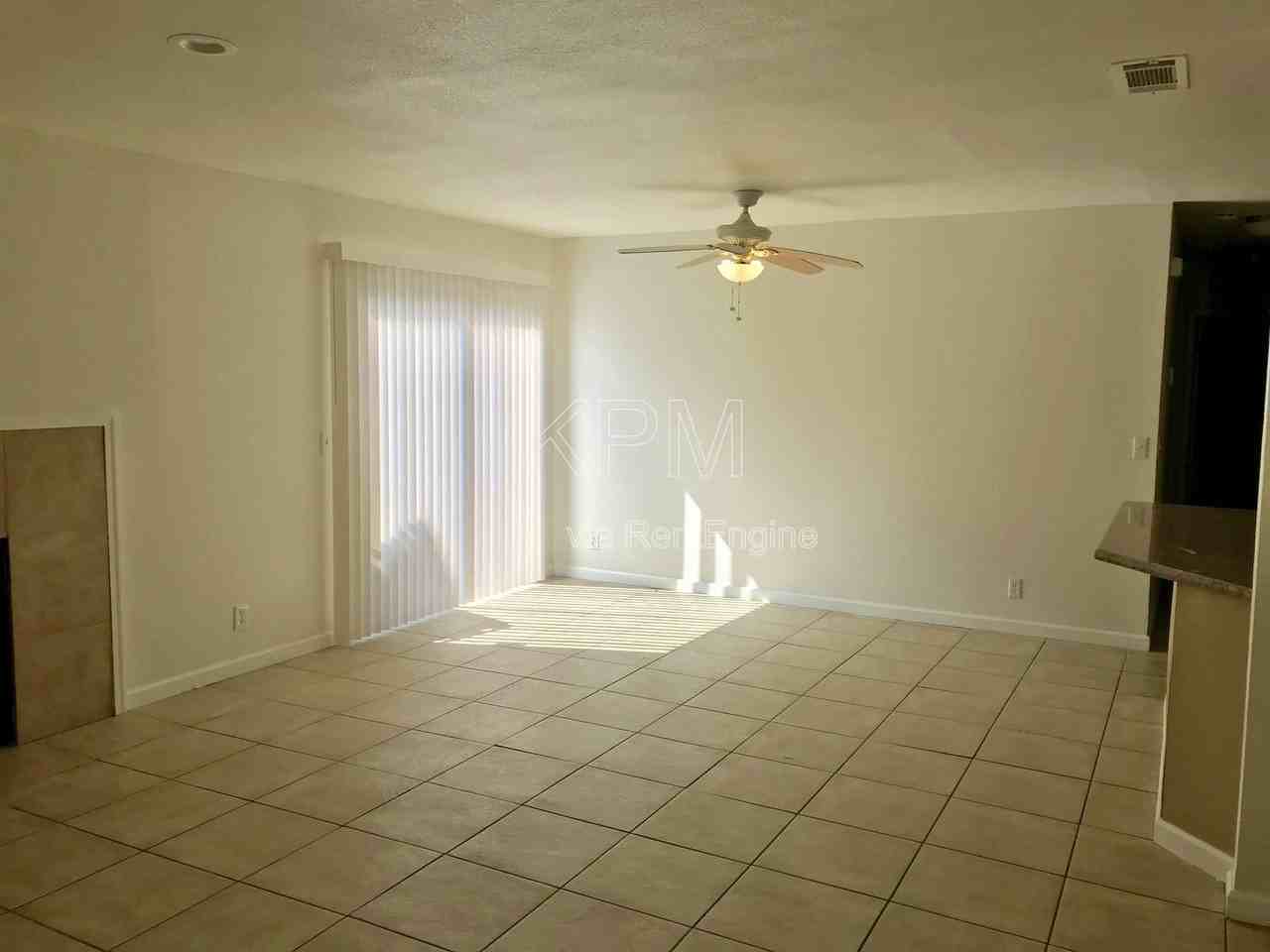 7409 Village Green Dr - Photo 3 of 15