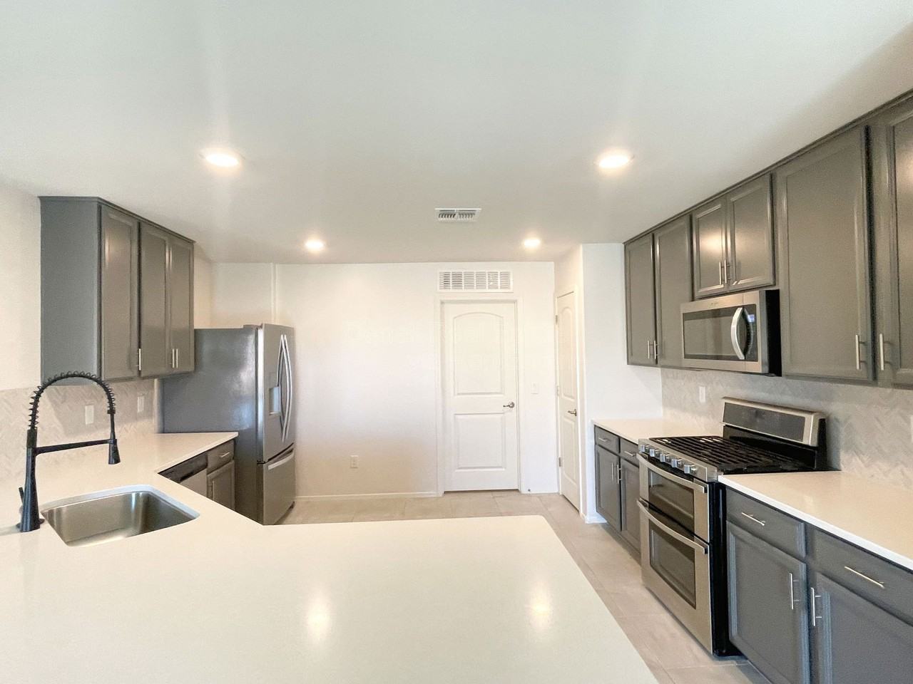 8010 S Golden Bell Dr - Photo 6 of 29