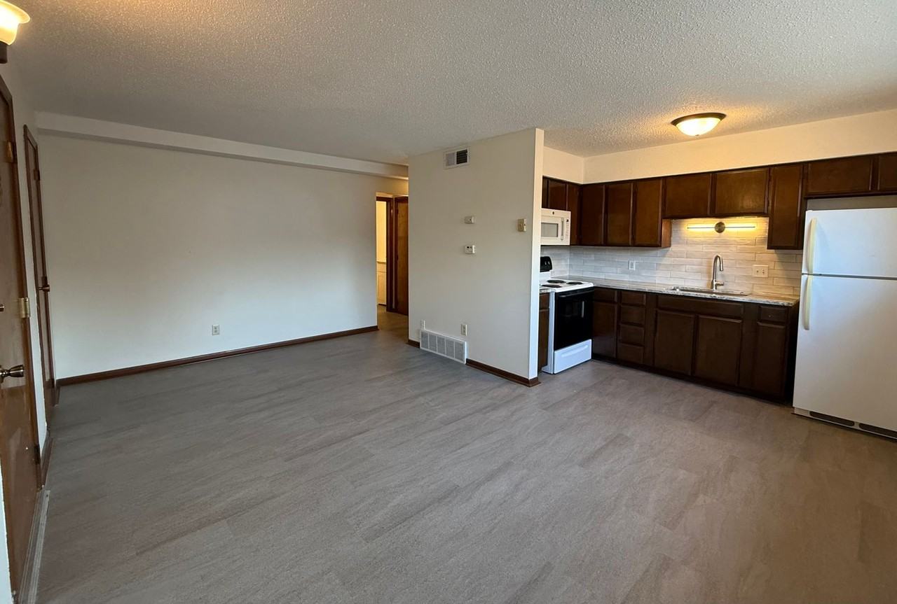 The Uptowner - Photo 2 of 19