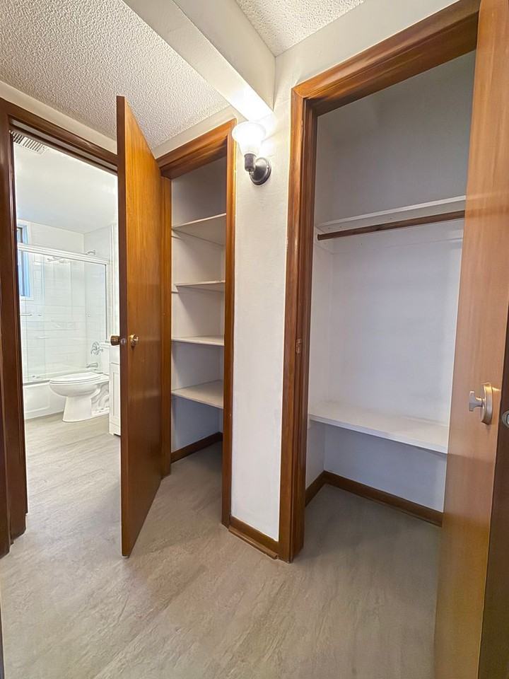 The Uptowner - Photo 5 of 19