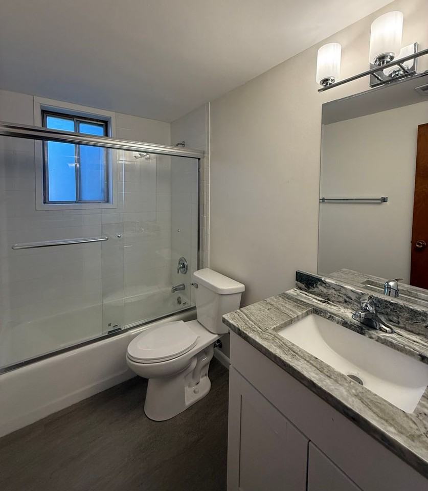 The Uptowner - Photo 6 of 19