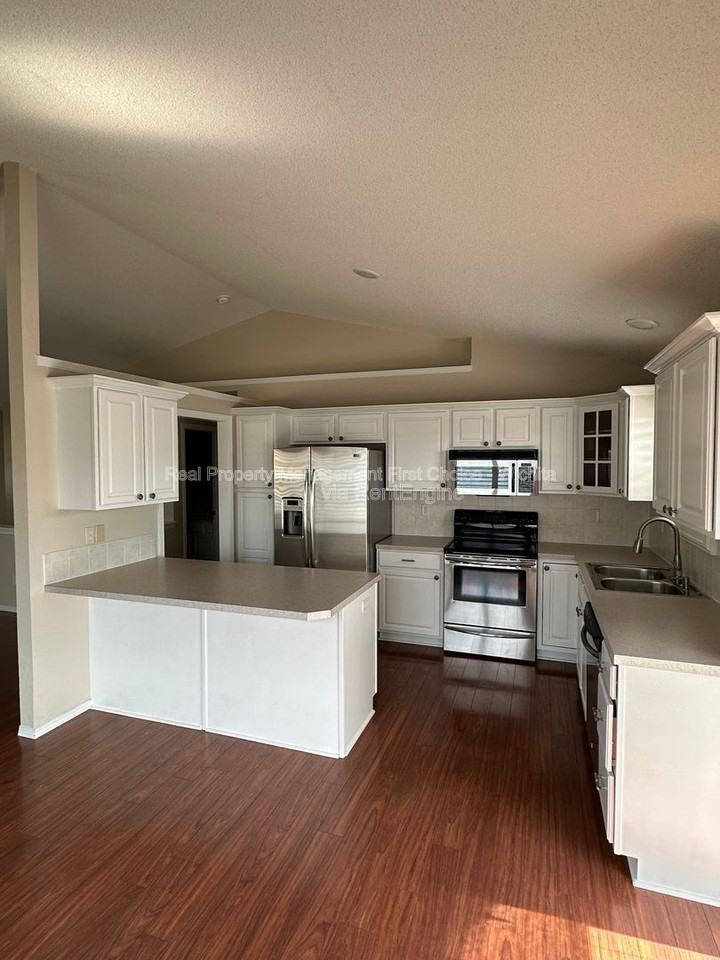 748 Reflection Lk - Photo 5 of 27