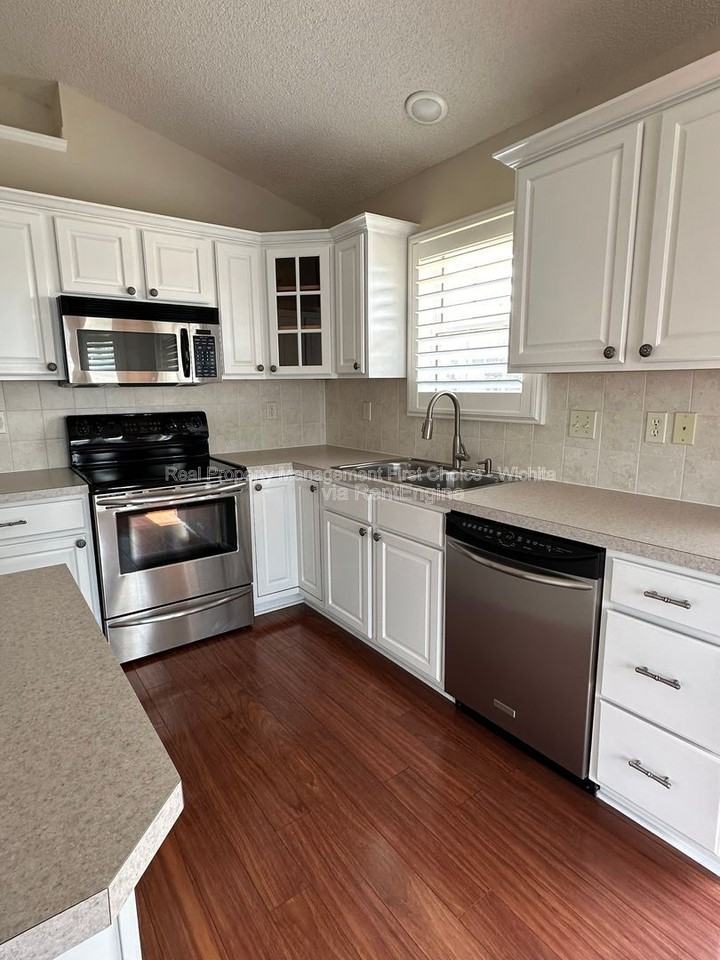 748 Reflection Lk - Photo 6 of 27