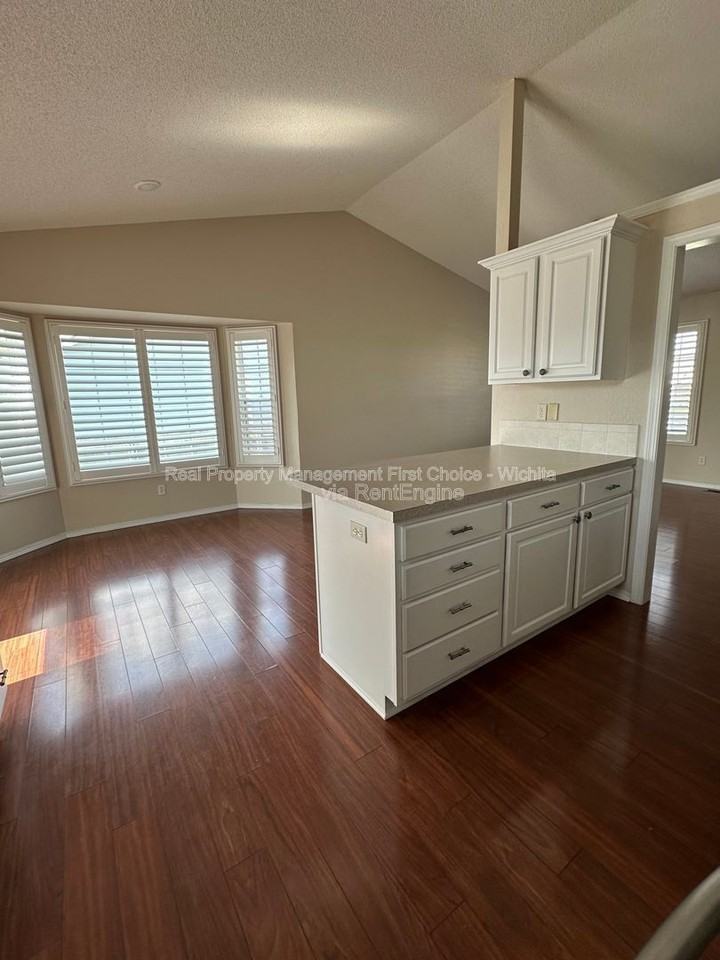 748 Reflection Lk - Photo 7 of 27