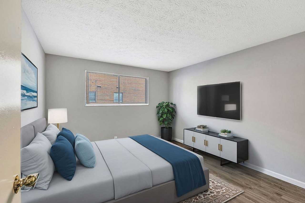 2342 Beechmont Ave #11 - Photo 7 of 10