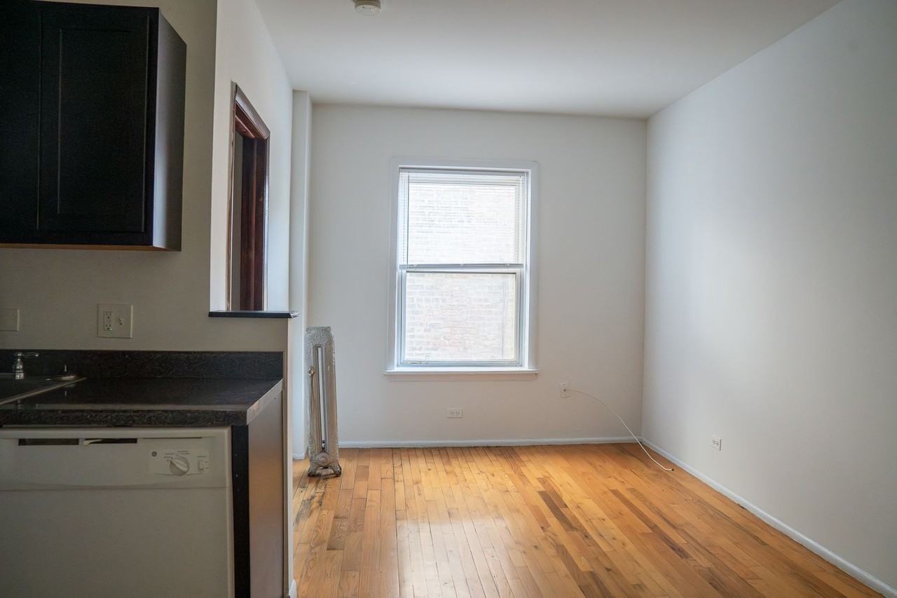 Malden - Photo 3 of 15